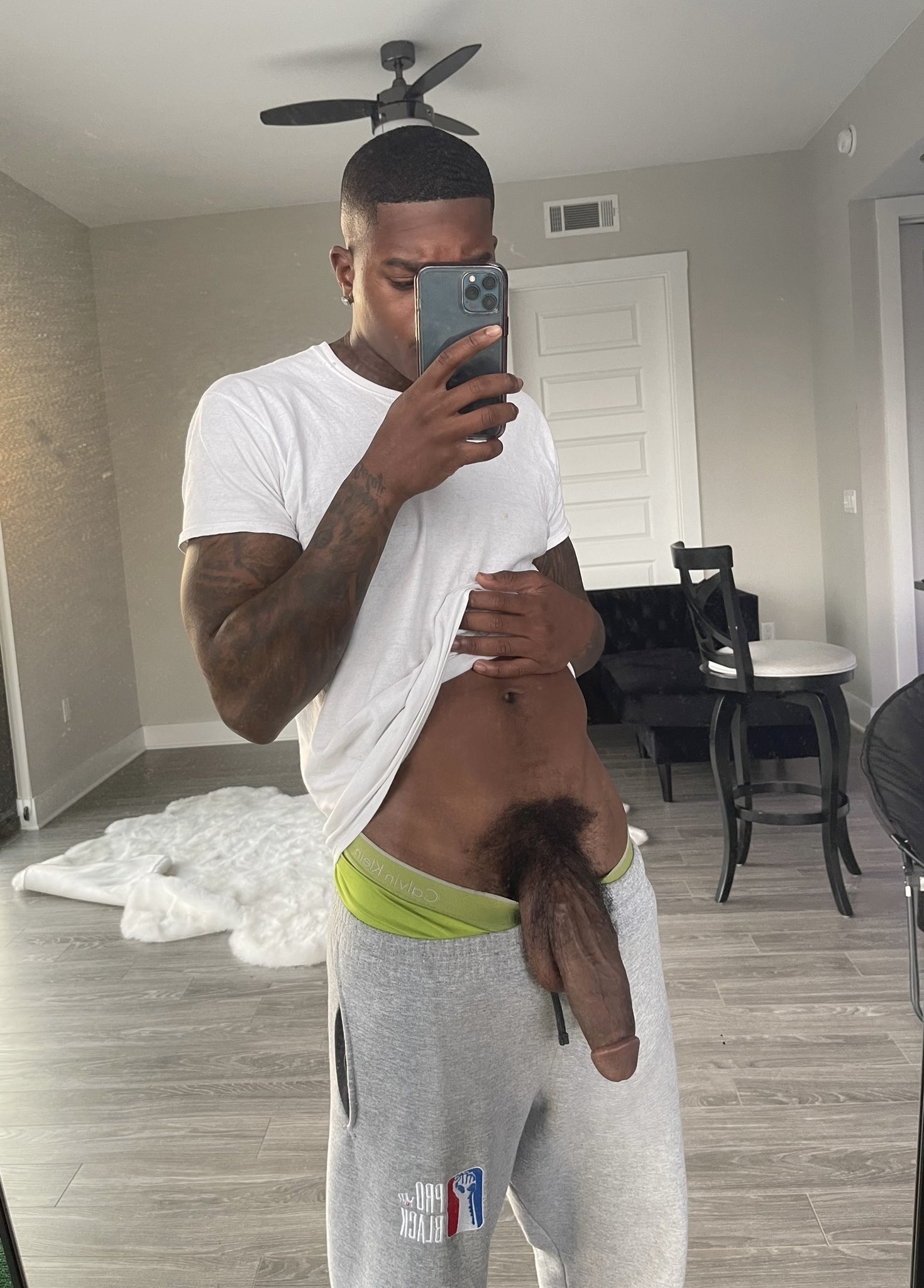 Fat Black Guy Porn Star - Black guy showing big cock - Penis Pictures