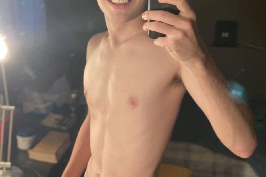 Hung cute nude selfie boy