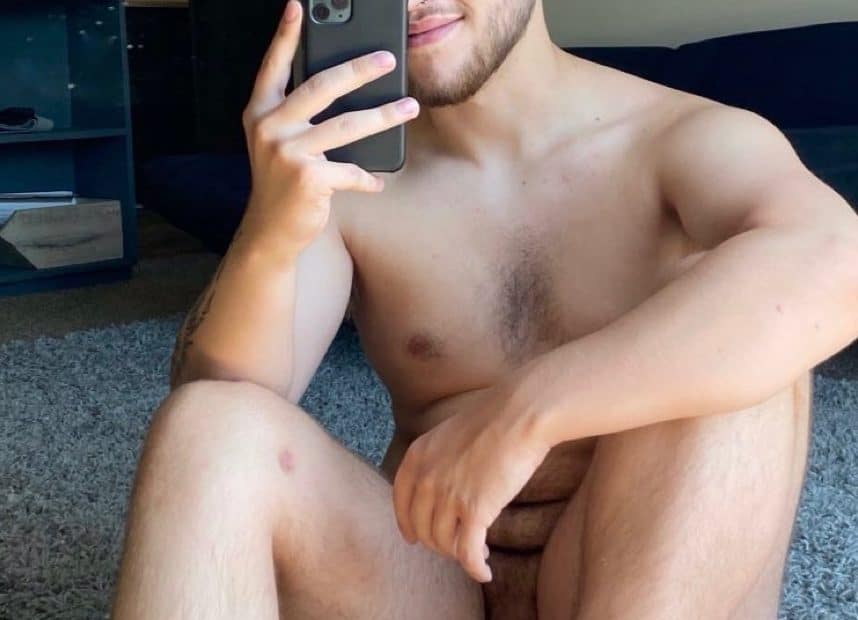 Nude handsome selfie guy