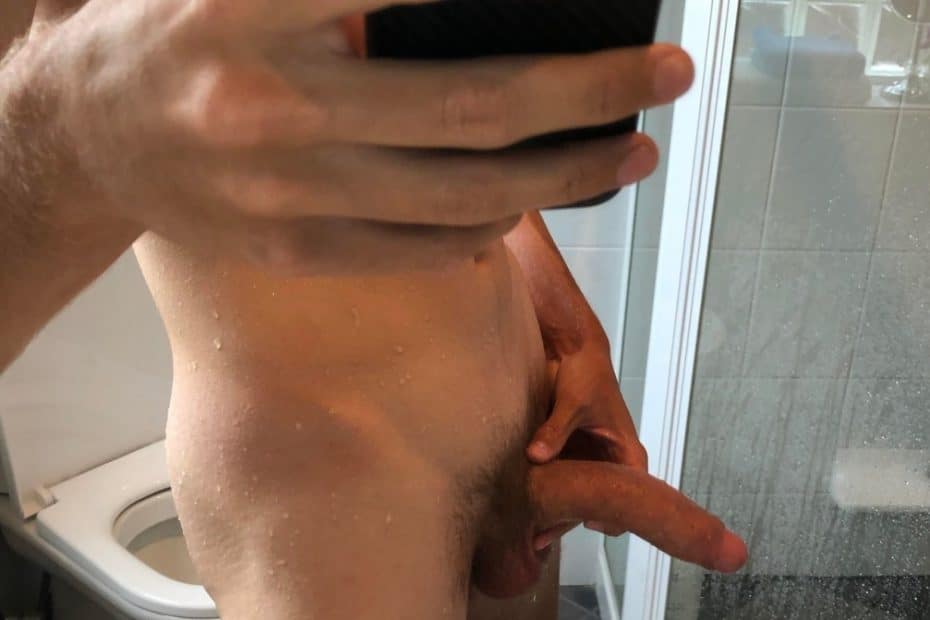 Perfect looking hairy cock