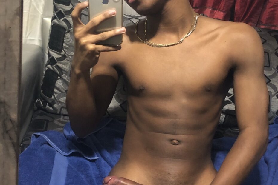 Sexy nude selfie boy